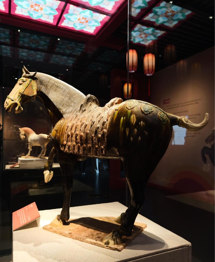 Lizhiguo: Provincial Master of Arts and Crafts , Inheritor of Tang Sancai Firing Techniques